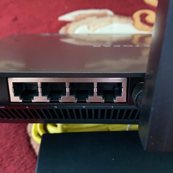 SALE Netgear Nighthawk Router - Picture 6 of 13